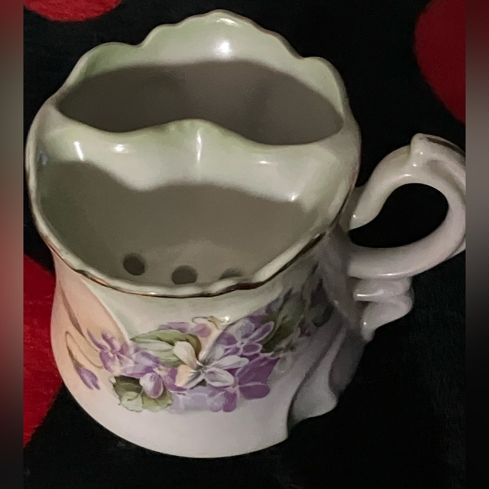 ANTIQUE BRANDENBURG TEACUP W/FLOWERS/GILD GERMANY ANCHOR MARK